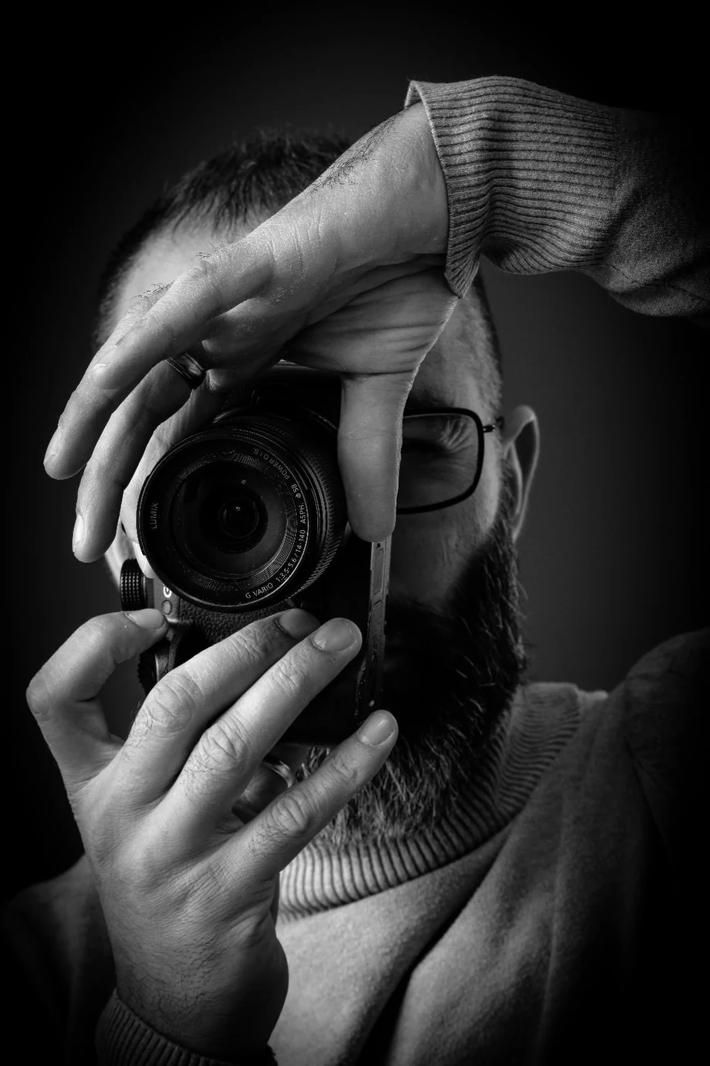 Sébastien Jimenez derrière son appareil photo